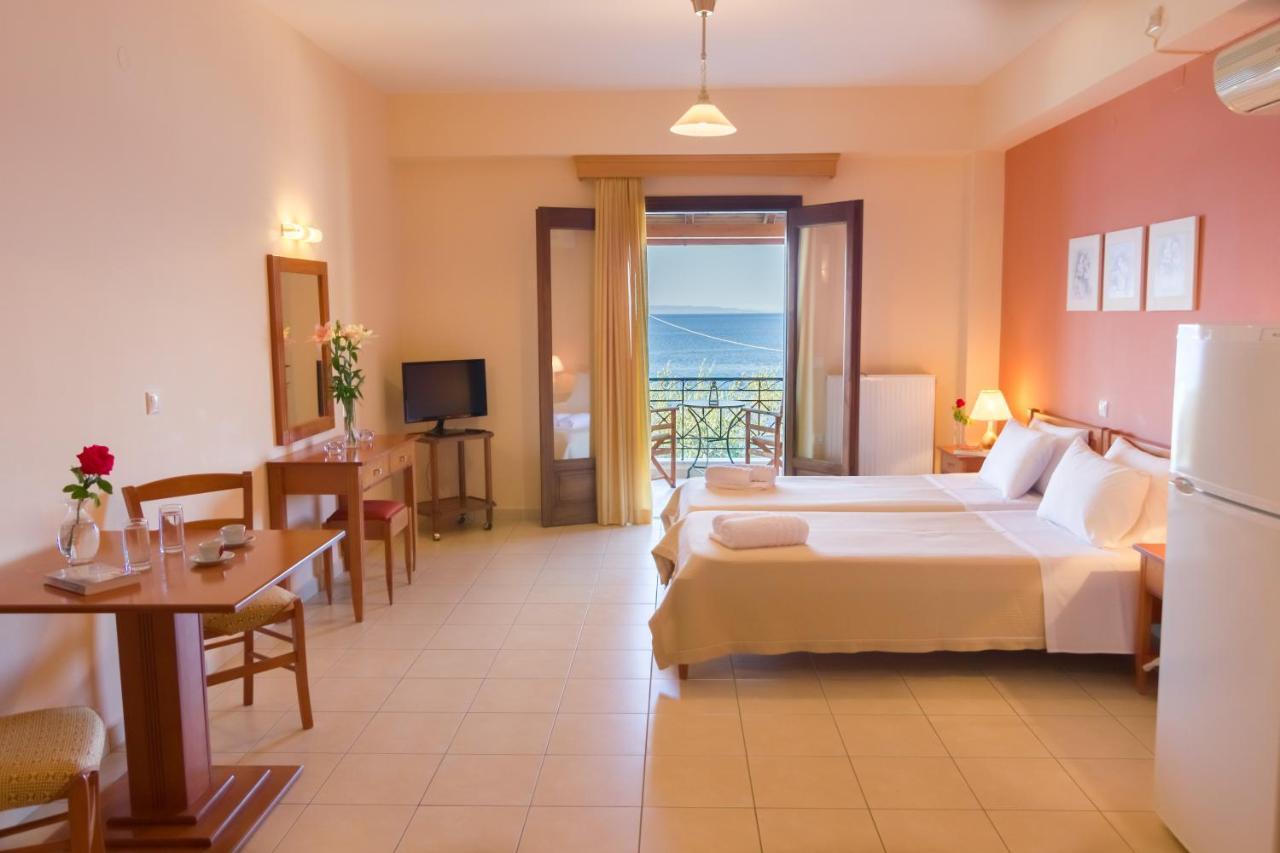 Polichni Hotel Leonidio Bagian luar foto
