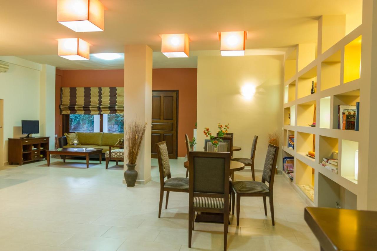 Polichni Hotel Leonidio Bagian luar foto
