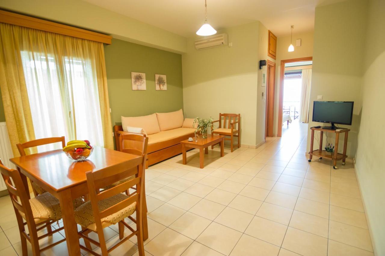 Polichni Hotel Leonidio Bagian luar foto