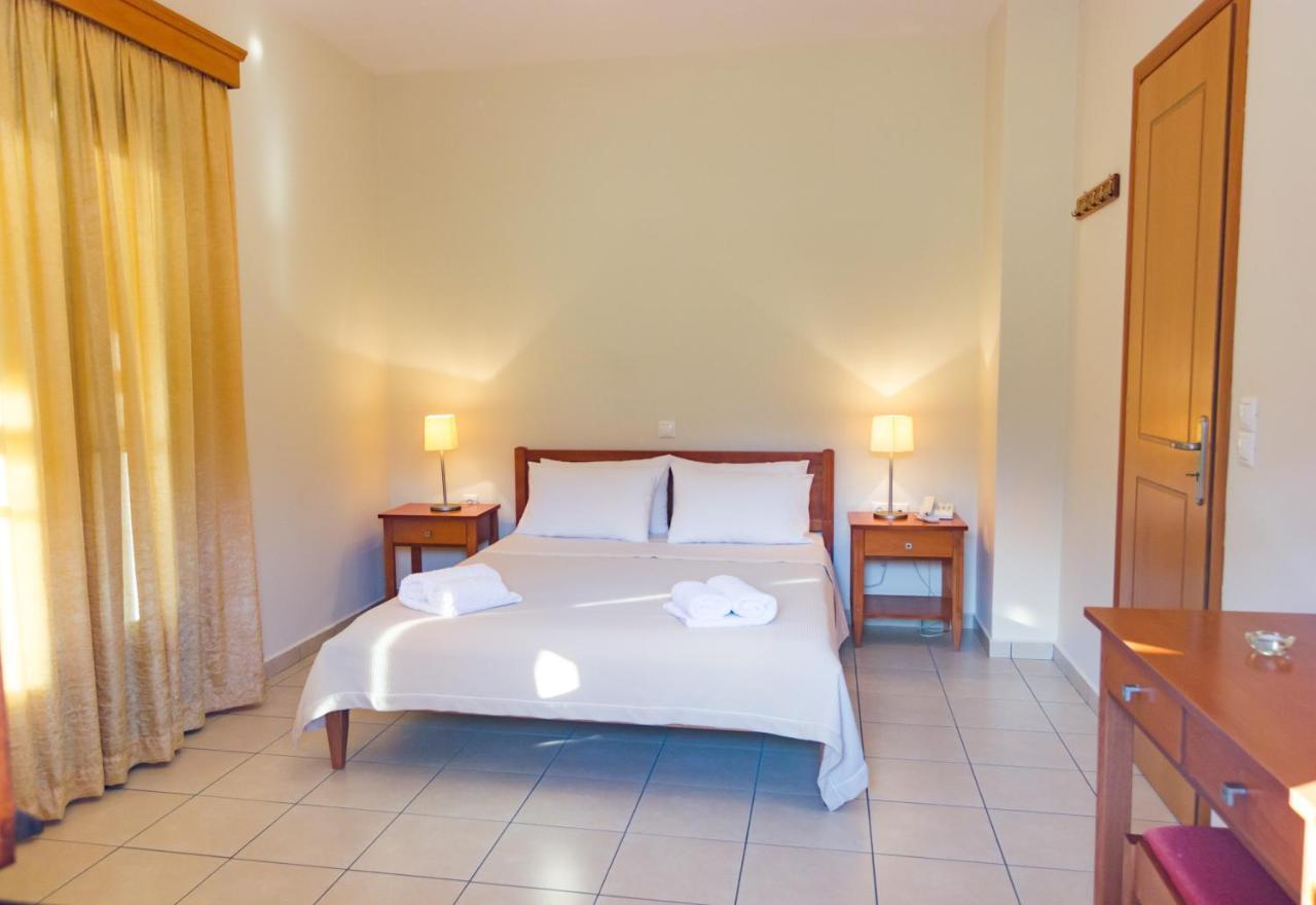 Polichni Hotel Leonidio Bagian luar foto