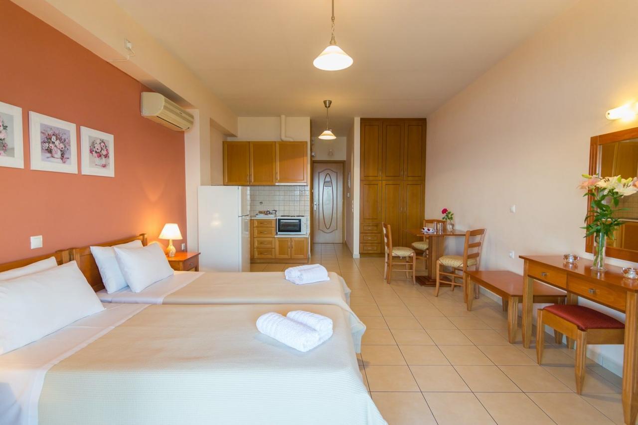 Polichni Hotel Leonidio Bagian luar foto